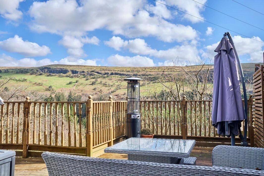 Holiday home 1 - Incredible Views - Outdoor Bathtub - Unique Style Pont Sticill