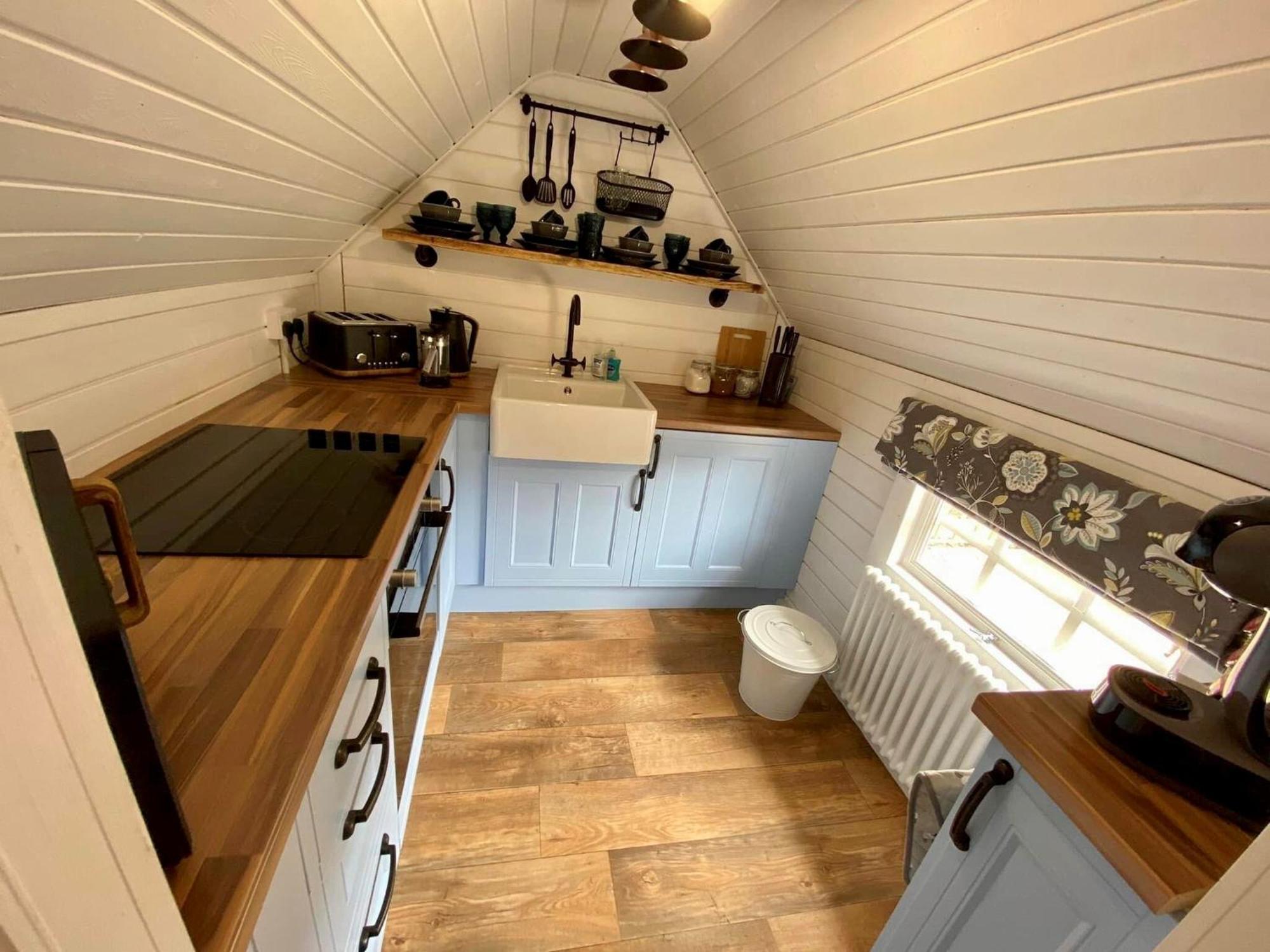 Holiday home 1 - Incredible Views - Outdoor Bathtub - Unique Style Pont Sticill